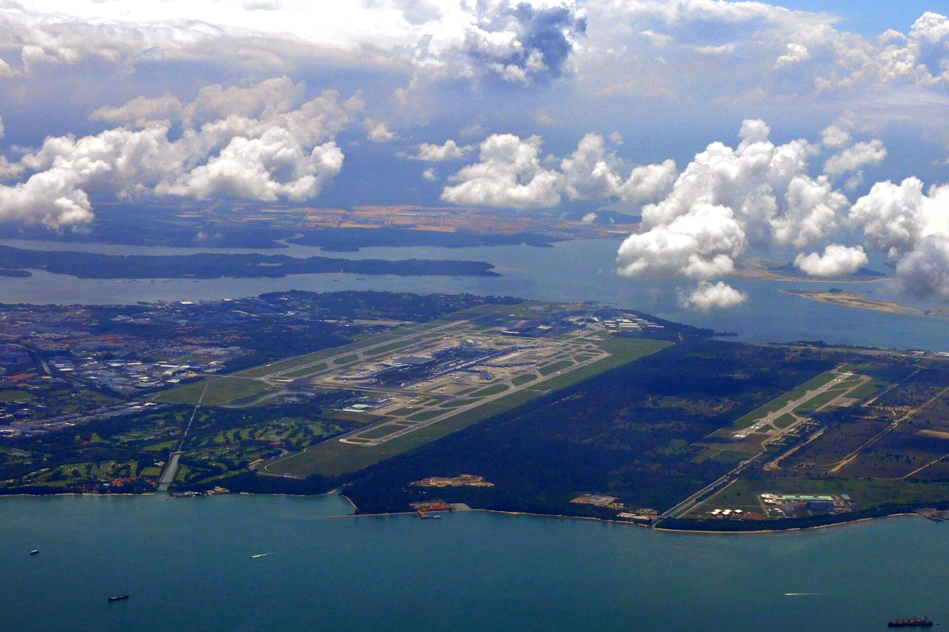 新加坡樟宜機場與樟宜空軍基地航拍景觀